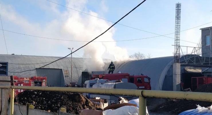 В Одессе снова пожар: горят склады возле "7 км"