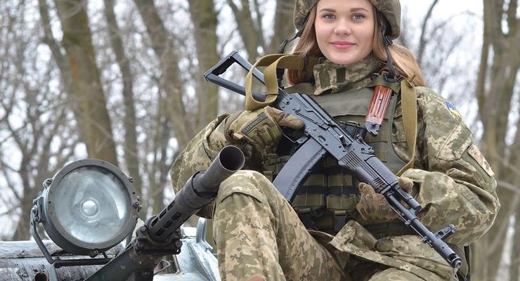 Минобороны: Каждый десятый солдат в ВСУ – женщина