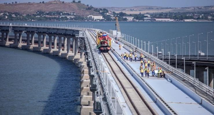 В РФ заявили о завершении строительства ж/д части Крымского моста