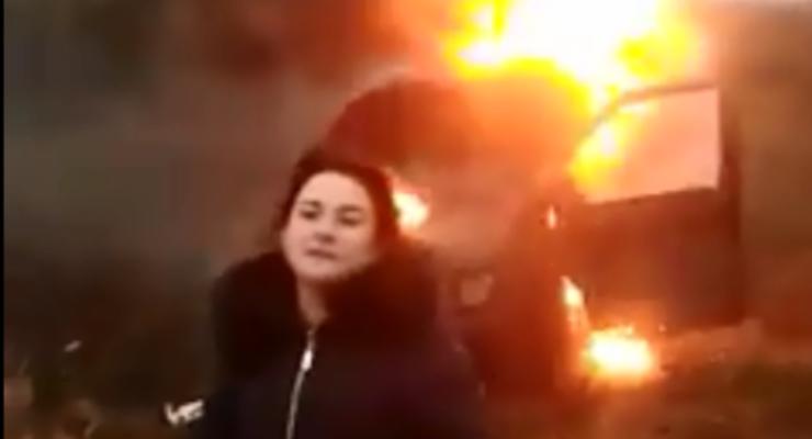 “Нас будет много!”: активистка сожгла авто на евробляхах и пригрозила Зеленскому