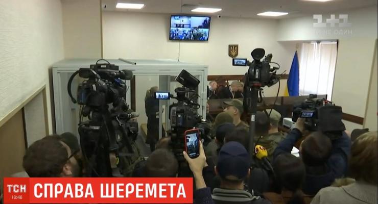 Дело Шеремета: Кузьменко отказалась покидать суд, здание оцепили, в зале бойня
