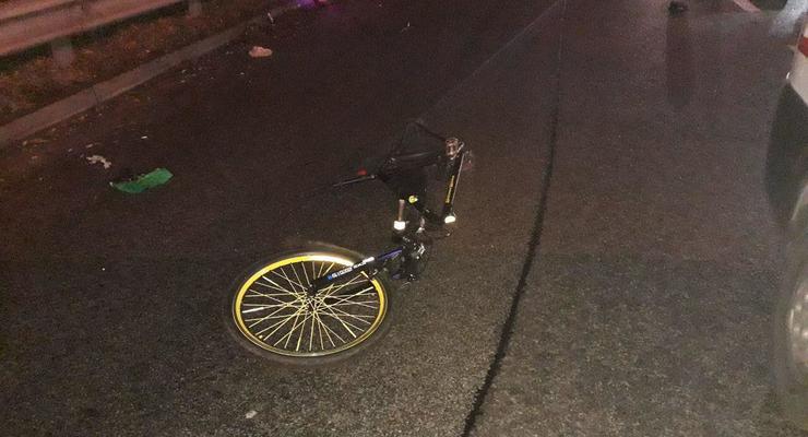 Двое велосипедистов погибли в ДТП в Киеве