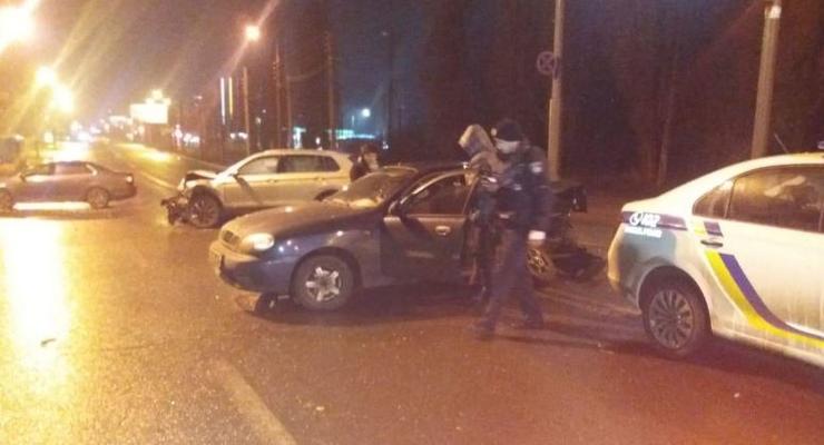 В Харькове пьяный водитель влетел в авто полиции: Опубликовано видео