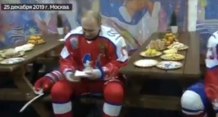 Путин пожаловался на сон после матча, на котором забил больше половины голов