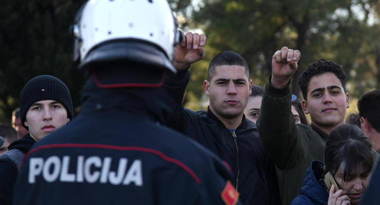В парламенте Черногории произошли беспорядки