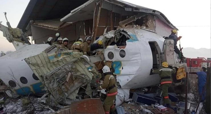 Упавший в Казахстане самолет перед взлетом дважды зацепил хвостом полосу