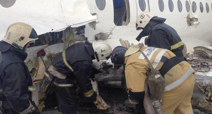 Крушение самолета в Казахстане: В больнице двое украинцев