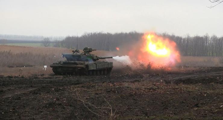 ВСУ проверили боеготовность танков на Донбассе