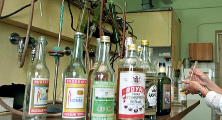 В Киевской области два человека отравились суррогатным алкоголем
