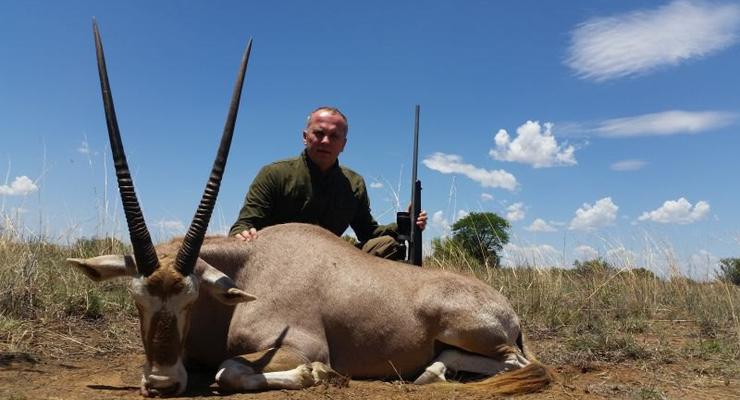 Нардеп-охотник Шуфрич признался, что убивал животных в Африке