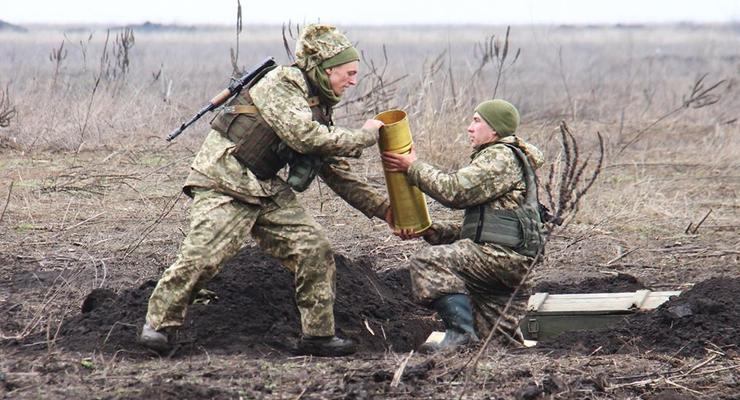 Сутки на Донбассе: три обстрела, один раненый