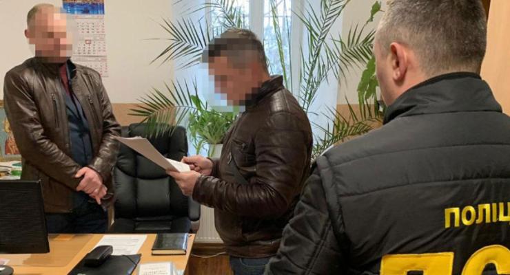На взятке попался один из руководителей управления Ужгородского горсовета