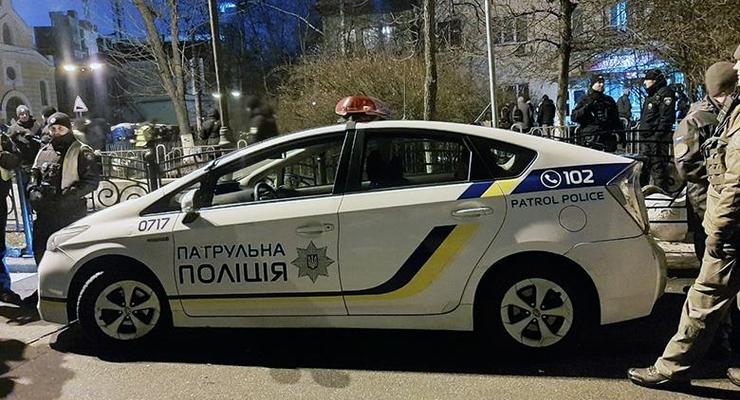 В Киеве пьяный харьковчанин сломал палец патрульному