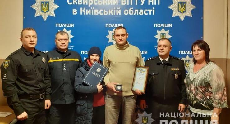 Под Киевом прохожий спас семью с детьми из горящего дома