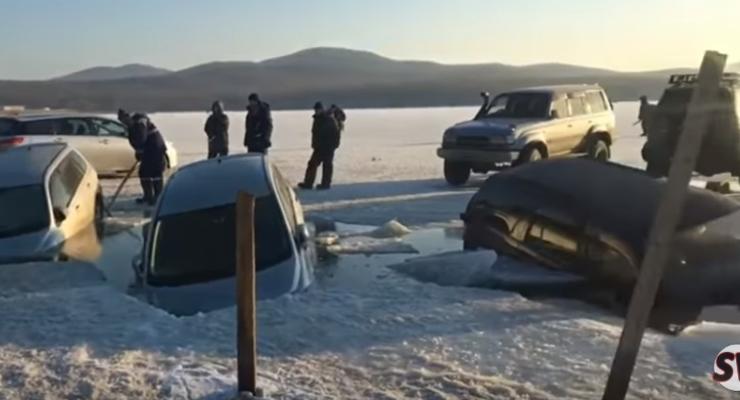 В России 30 машин рыбаков "ушли" под лед