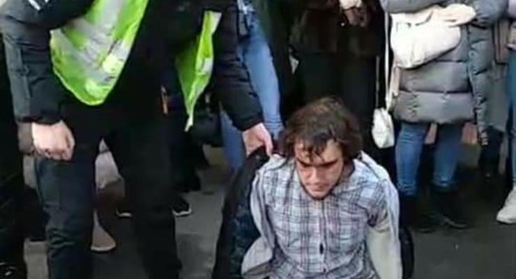 В Киеве копы жестко задержали активиста: Хулиганил – говорят в полиции