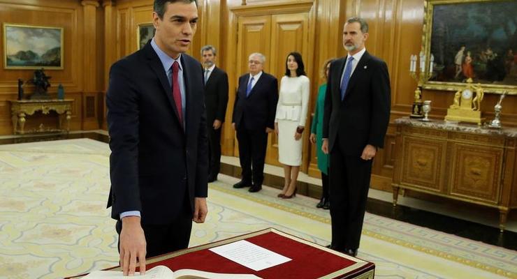 Санчес принес присягу на пост главы правительства Испании