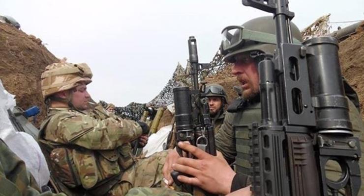 Сутки на Донбассе: ранены трое военных