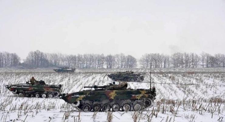 На Луганщине прошли учения десантников с применением БМП