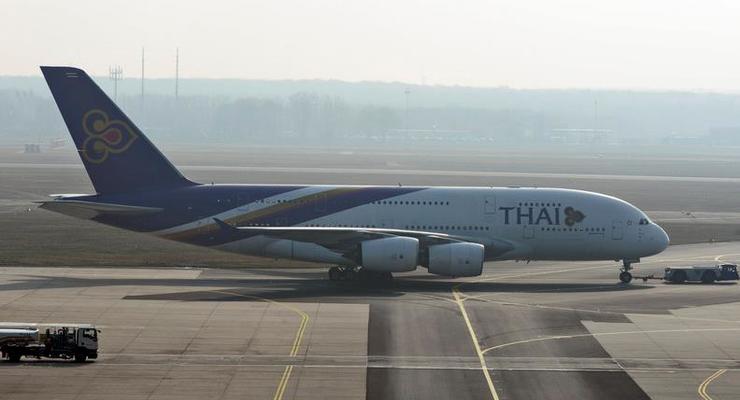 На борту самолета Thai Airways скончались два пассажира