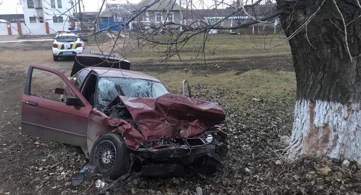 Под Одессой BMW протаранил "скорую": водитель погиб, врач - в реанимации