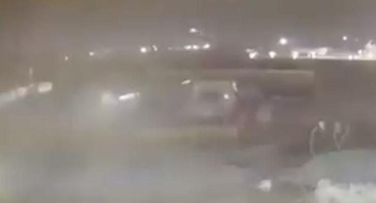 Опубликовано видео двойного ракетного удара по самолету МАУ
