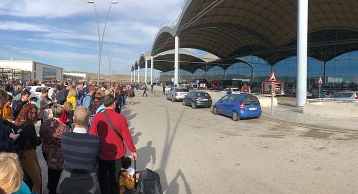 В Испании горит аэропорт, эвакуируют самолеты