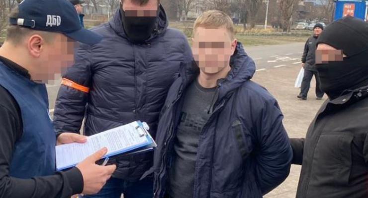 В Киеве копа-вымогателя поймали "на горячем"