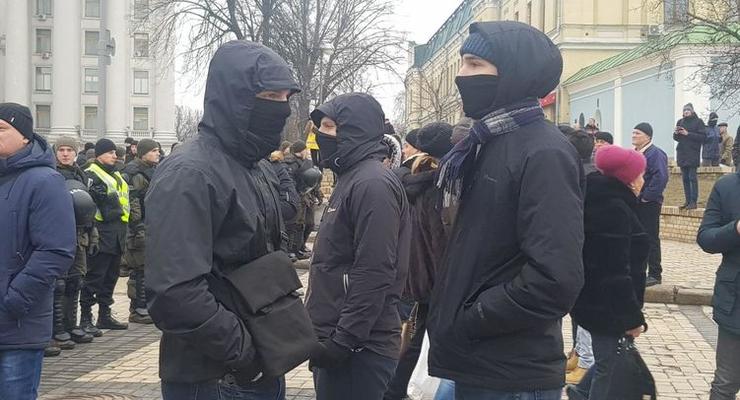 В центре Киева столкнулись националисты и "антифа": Есть задержанные