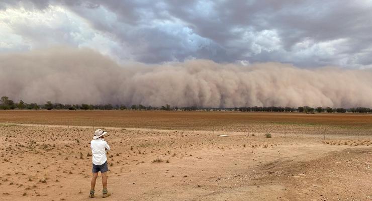 В Австралии зафиксировали пылевые бури и огромный град