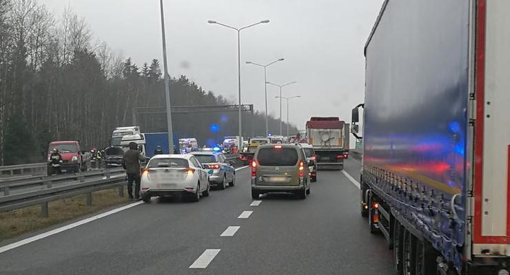 Масштабное ДТП в Польше: столкнулись 17 авто