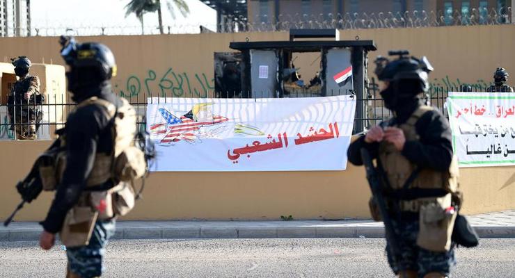 Посольство США в Багдаде огородили бетонной стеной