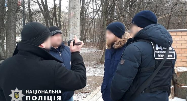 В Харькове мужчина избил и ограбил полицейского