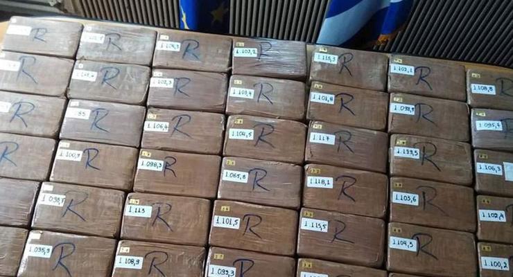 В Греции конфисковалаи 1,2 тонны кокаина