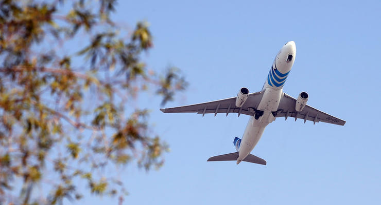 Пассажирский самолет экстренно сел в Иране