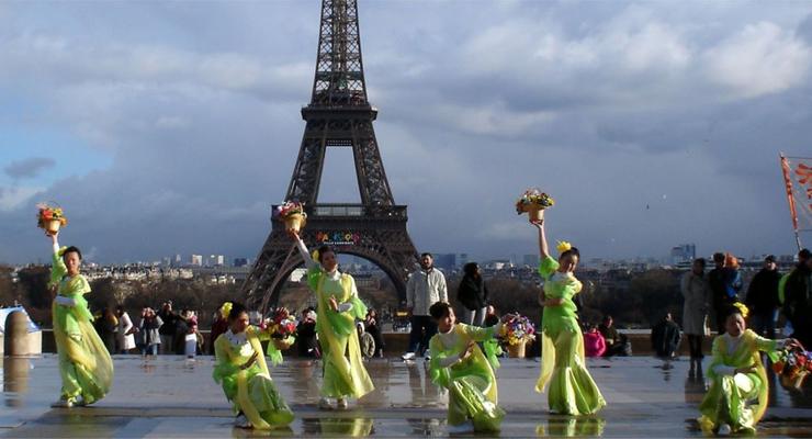В Париже и Риме отменили празднование китайского Нового года