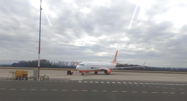 Самолет SkyUp на сутки застрял в Чехии
