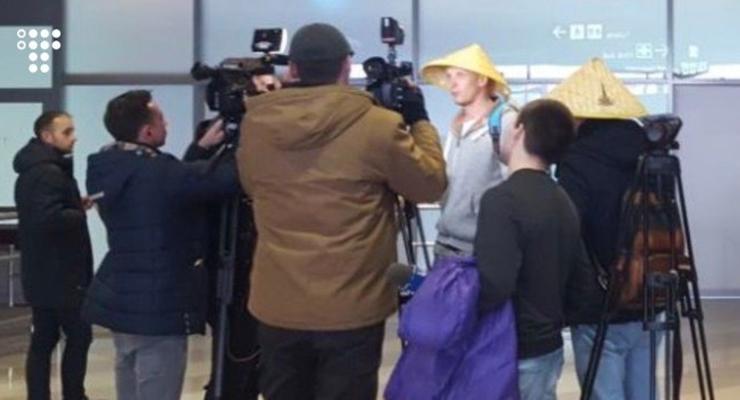 В Киеве приземлился самолет с эвакуированными туристами из Китая