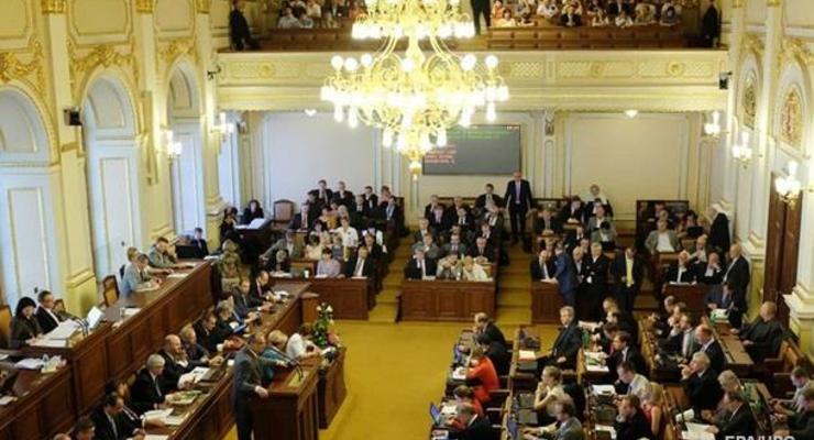 В парламент Чехии пытался попасть мужчина с двумя ножами