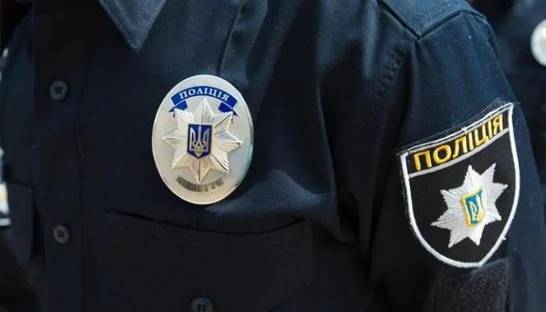 Во Львове мужчина во время допроса украл у копа пистолет и удостоверение