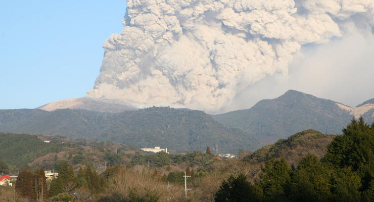 В Японии произошло извержение вулкана