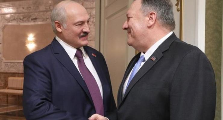 “Они обнимаются и целуются”: Лукашенко ответил РФ на визит Помпео в Минск