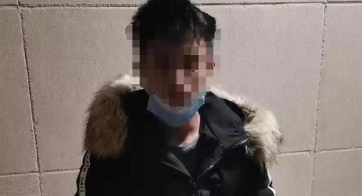 В Китае девушка отбилась от насильника, напугав его коронавирусом