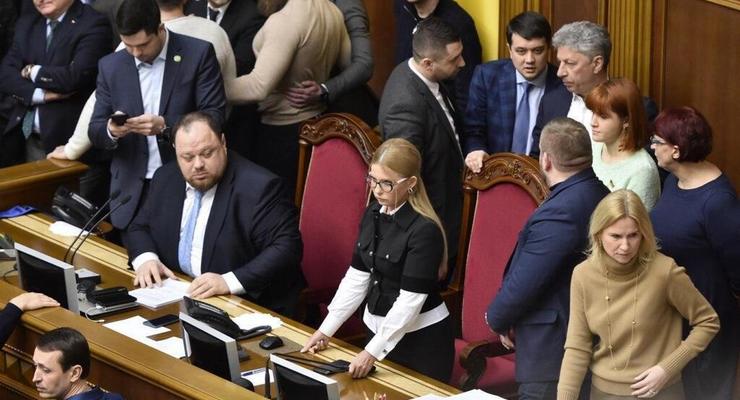 Баталии в Раде: Тимошенко блокирует президиум даже во время перерыва