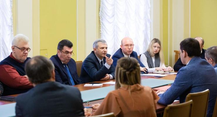 На Банковой обсудили восстановление экономики Донбасса