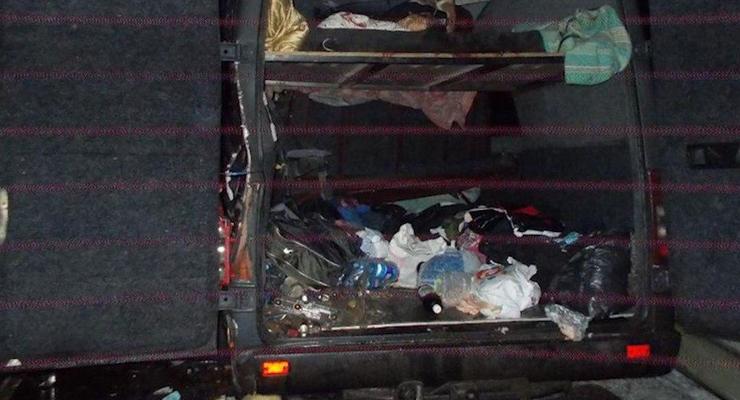 Микроавтобус из Украины попал в ДТП под Псковом, восемь жертв