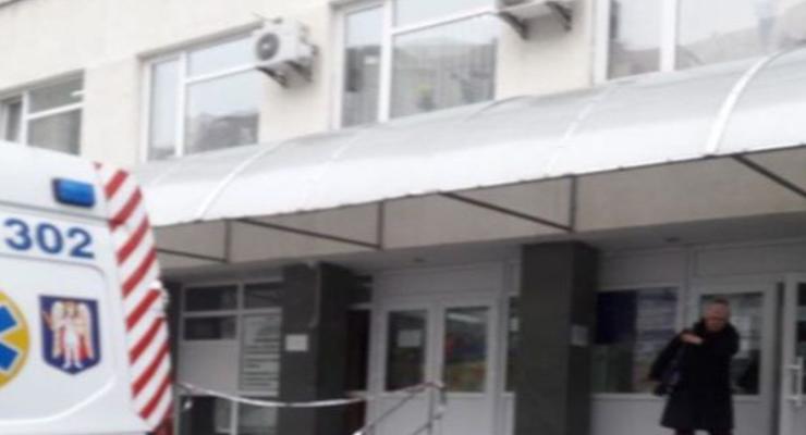 Не было врачей: В Киеве мужчина умер в поликлинике, не дождавшись помощи