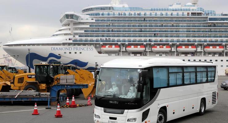 В Японии с лайнера Diamond Princess сошли первые пассажиры