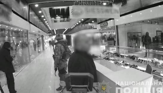 Лидера преступной группировки задержали в ТЦ Киева