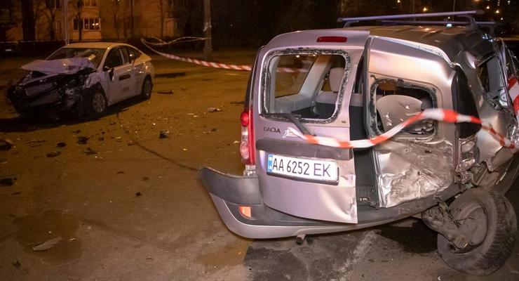 В Киеве пьяный таксист протаранил авто, трое пострадавших